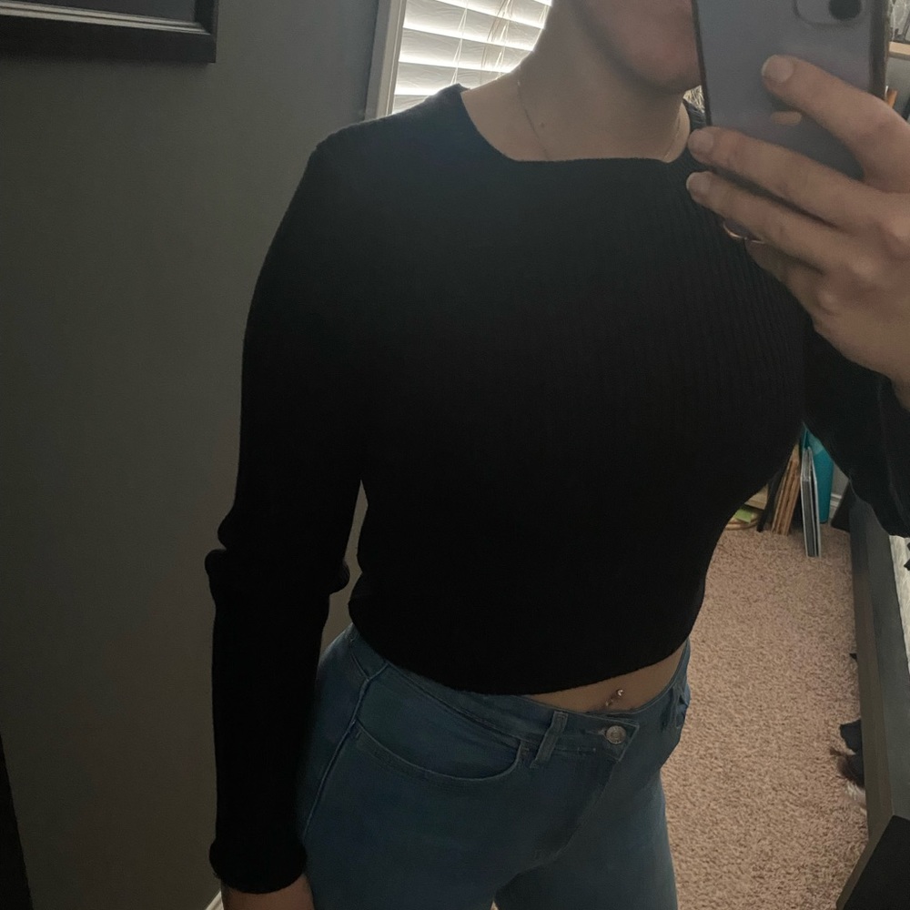 Cropped Black Ribbed Sweater - Picture 2 of 6